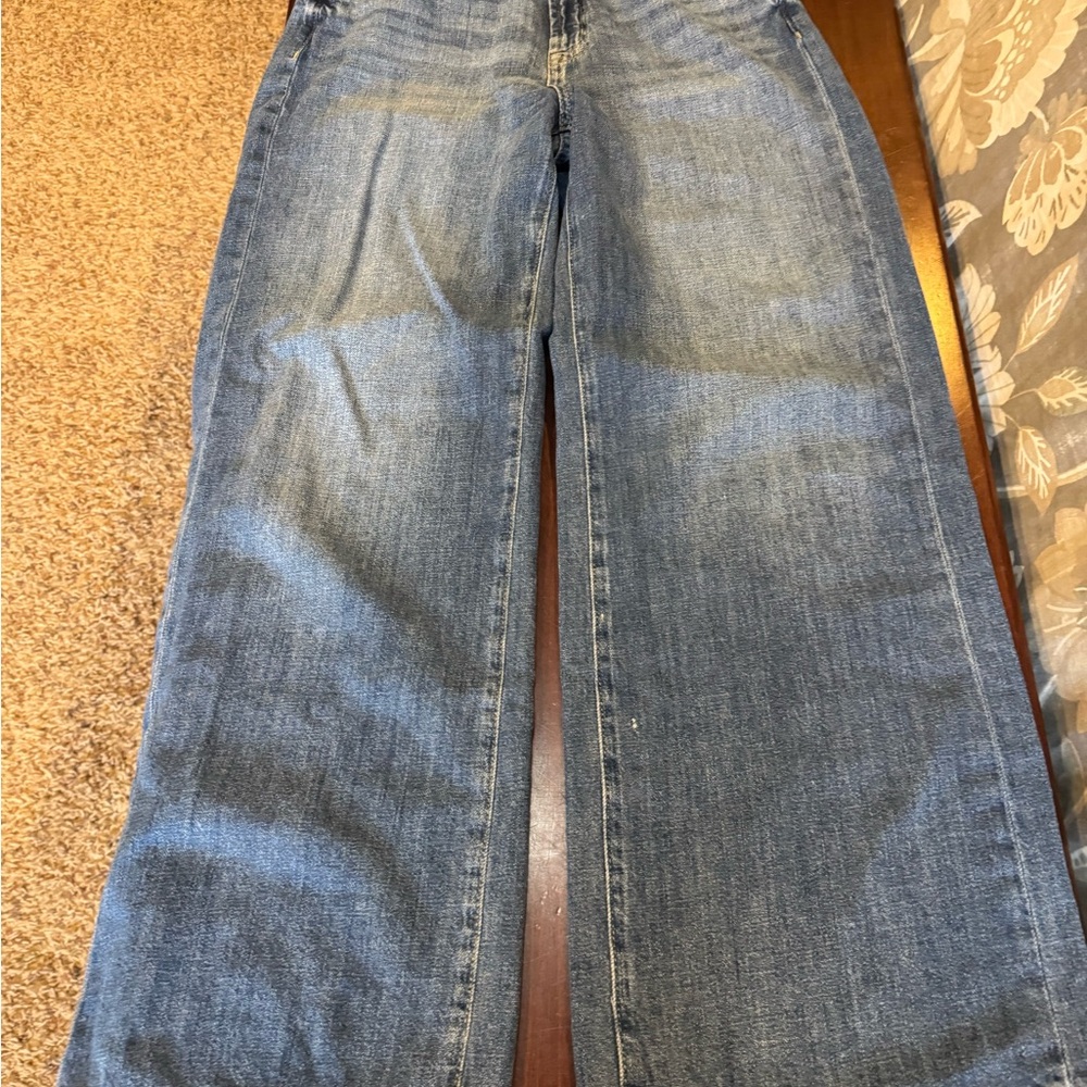 GAP Women's High-Rise Wide Leg Jeans in Classic Blue